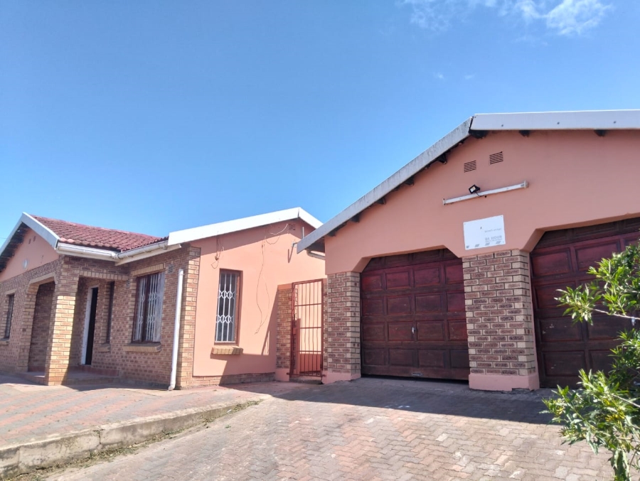 To Let 5 Bedroom Property for Rent in Mthata Eastern Cape